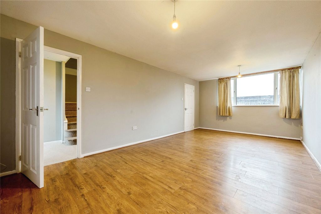 Property photo 2 of 13 Picture No. 12