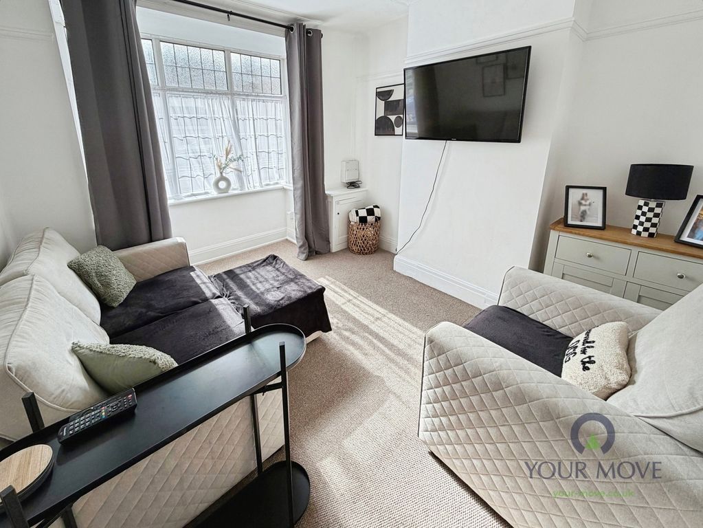 Property photo 2 of 12 Lounge