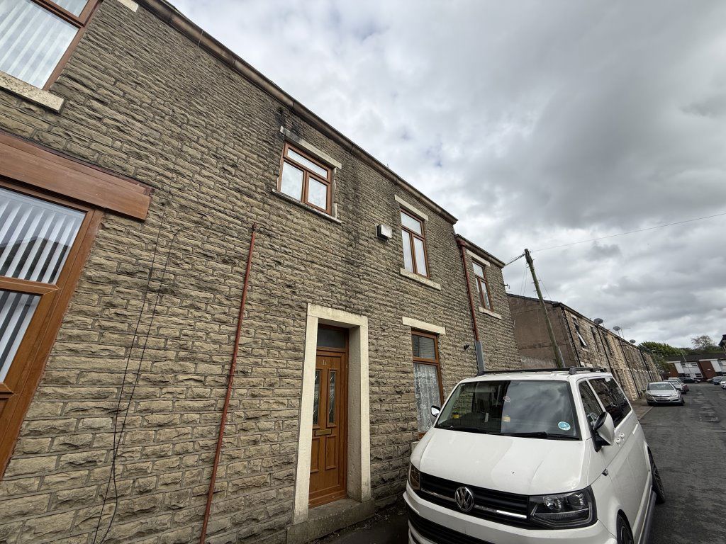 Property photo 1 of 5