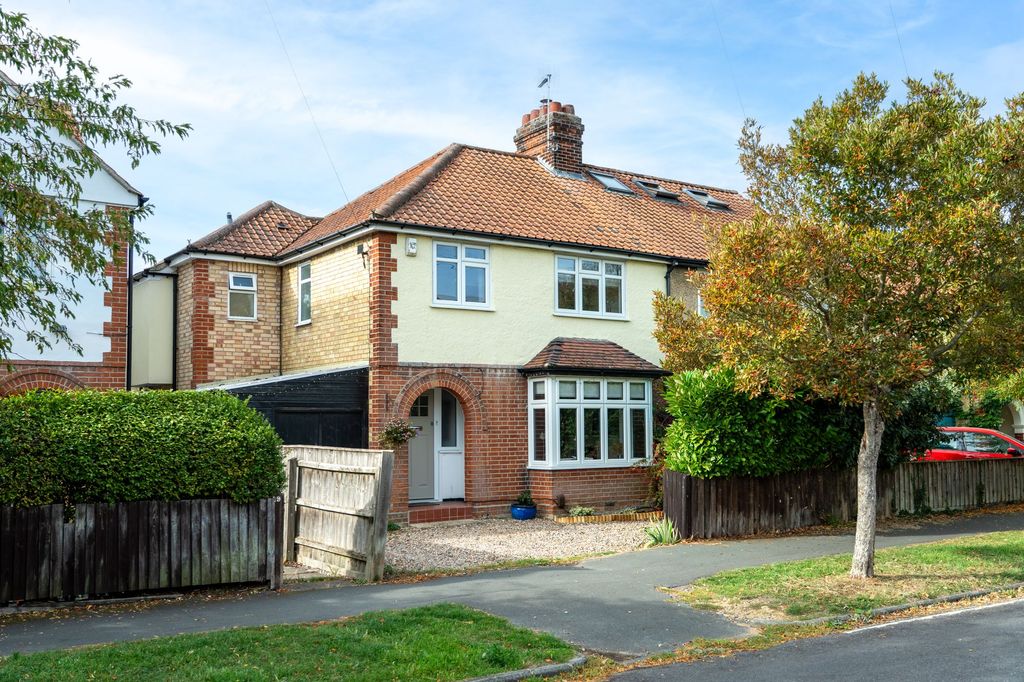 Property photo 1 of 32
