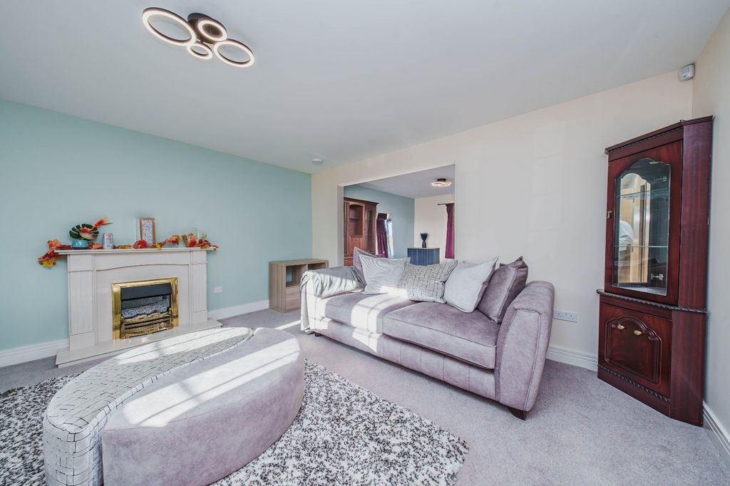 Property photo 3 of 47 Photo 3