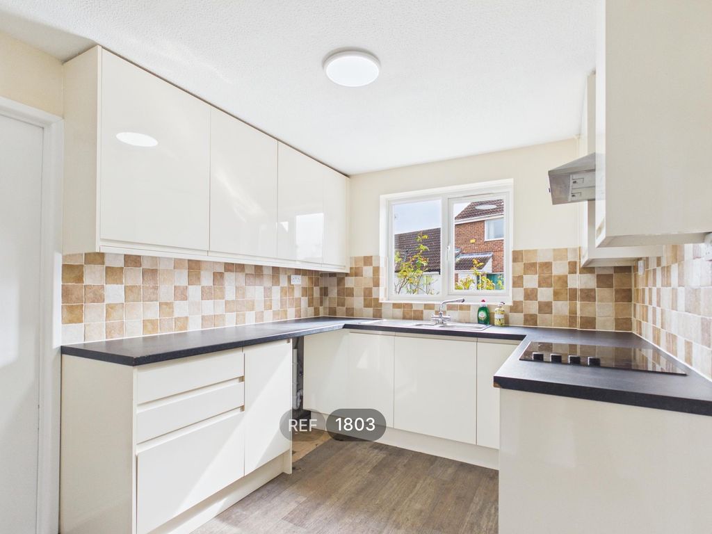 Property photo 2 of 18 Kitchen