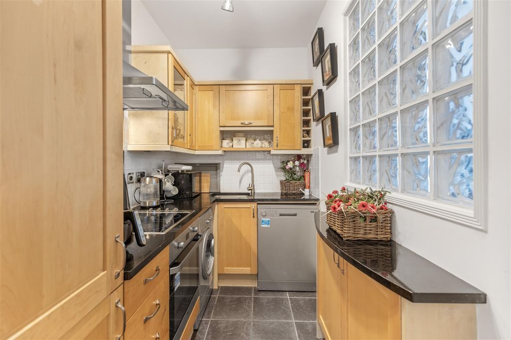 Property photo 3 of 7