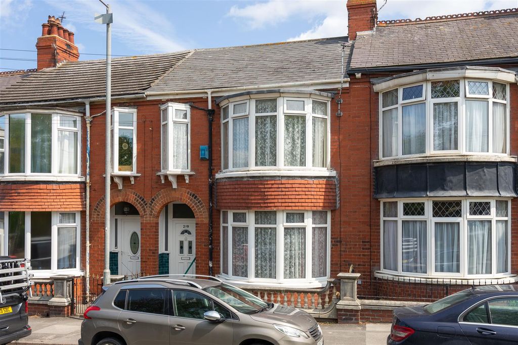 Property photo 1 of 19