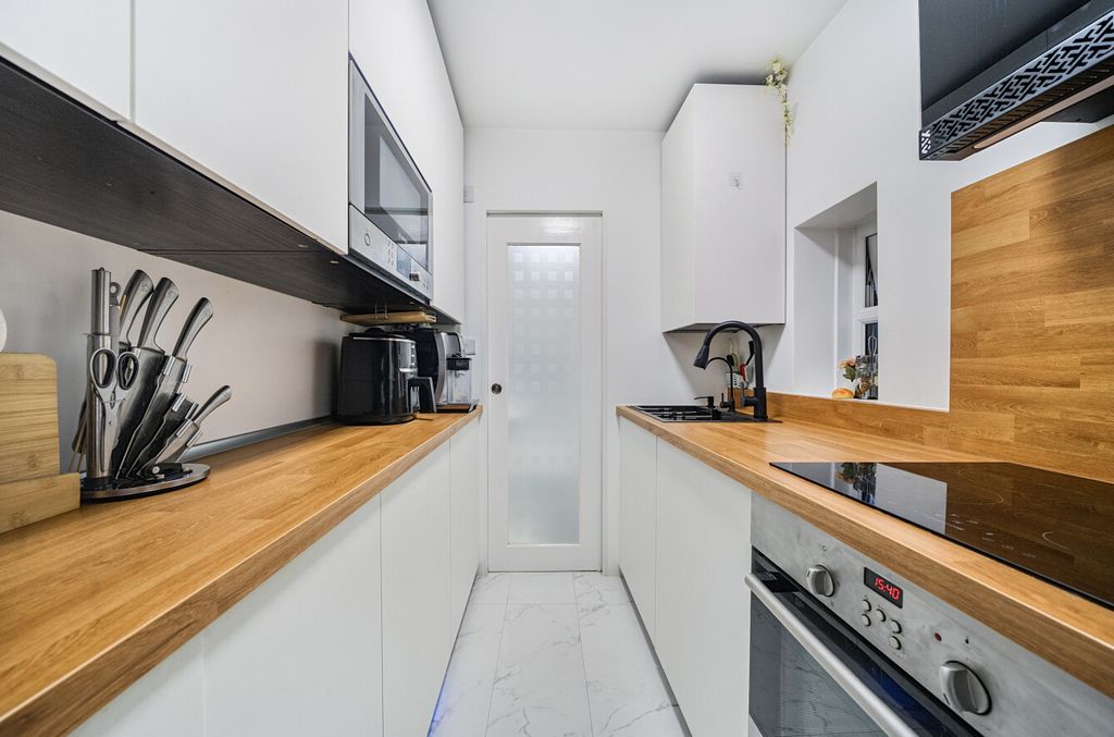 Property photo 3 of 14 1385740-17-6938Ac...