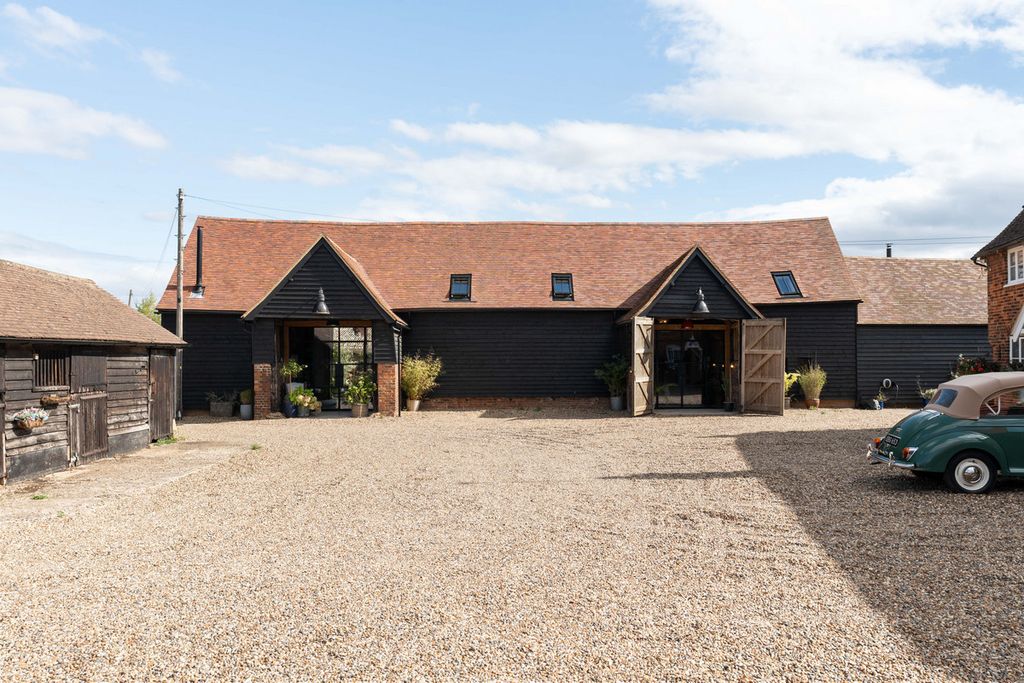 Property photo 1 of 32