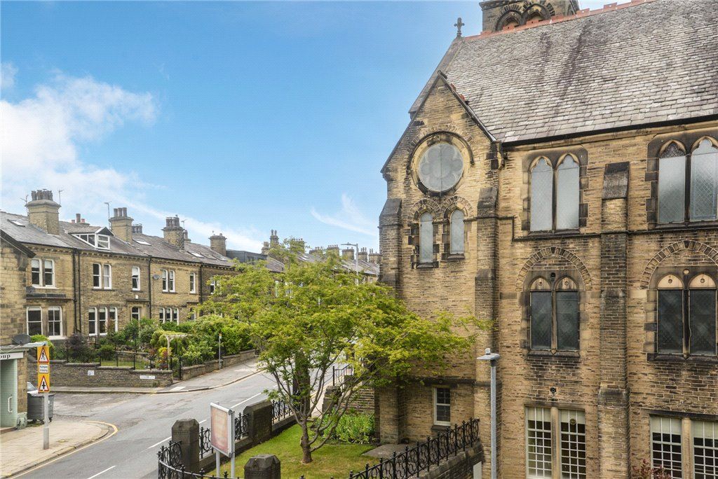 Property photo 2 of 14 View