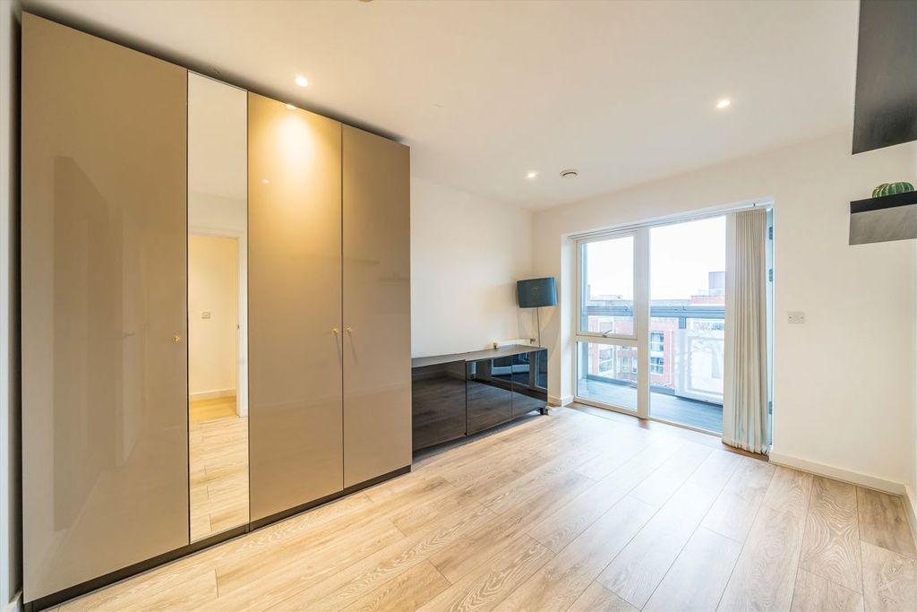 Property photo 3 of 7