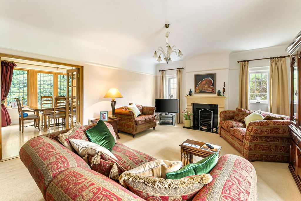 Property photo 2 of 24