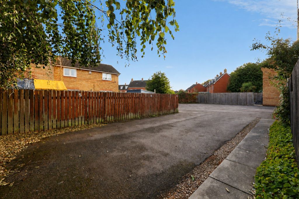 Property photo 3 of 17 5423083