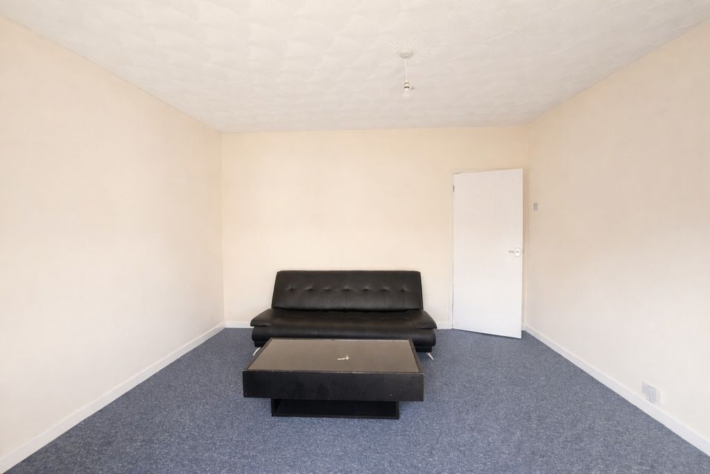 Property photo 3 of 6 Image