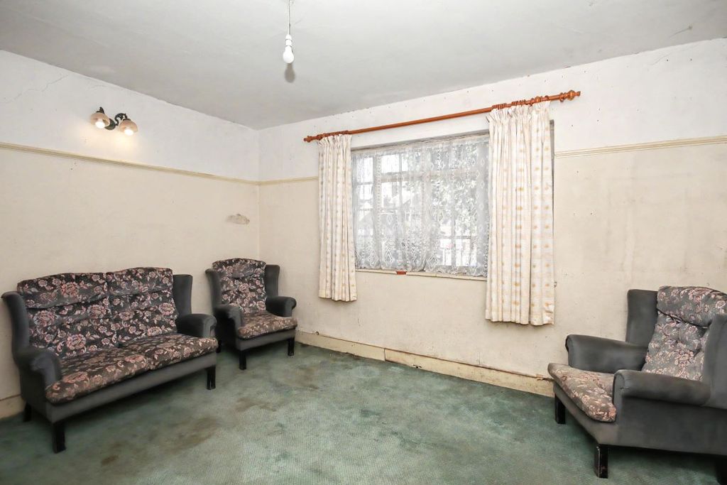 Property photo 2 of 19