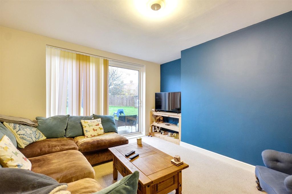 Property photo 2 of 21 Lounge