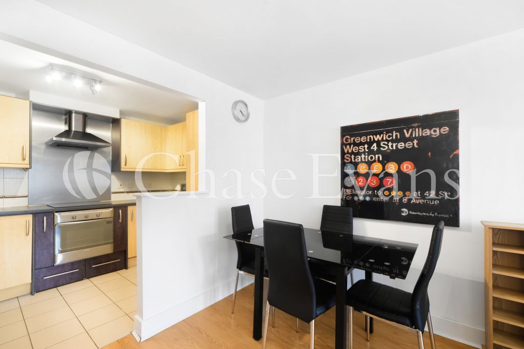 Property photo 3 of 19 Dining Area