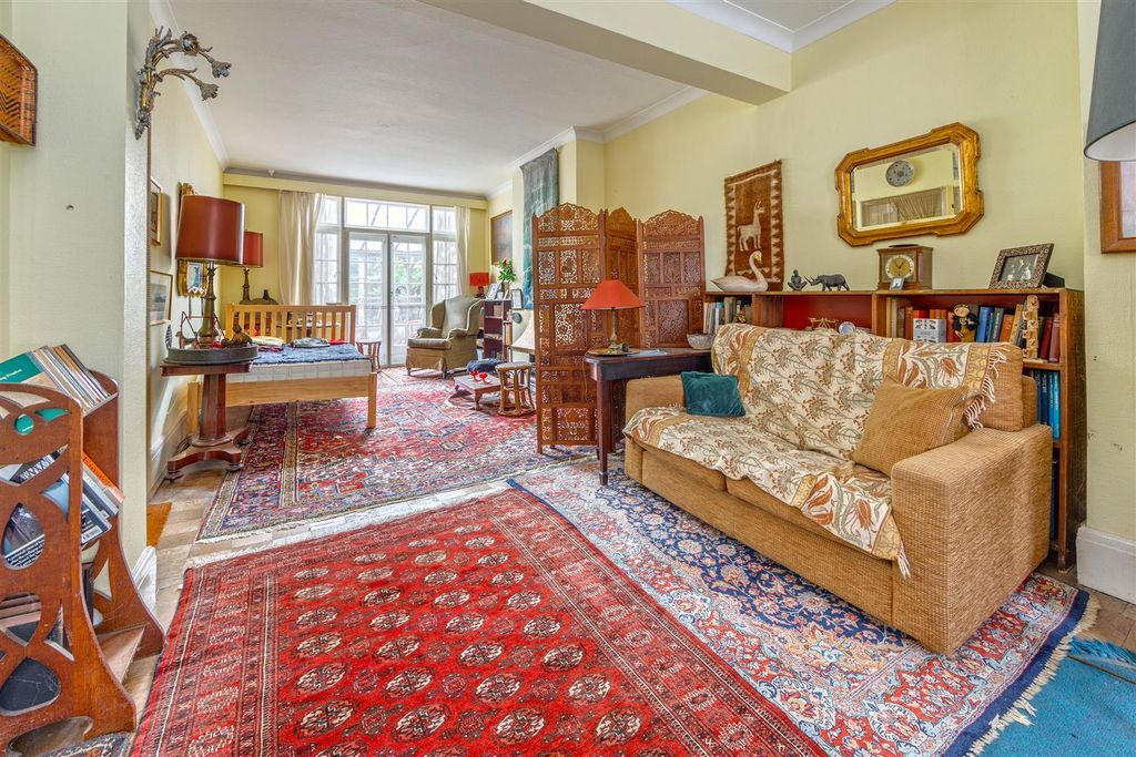 Property photo 2 of 20