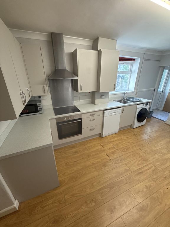 Property photo 2 of 11 Gallery