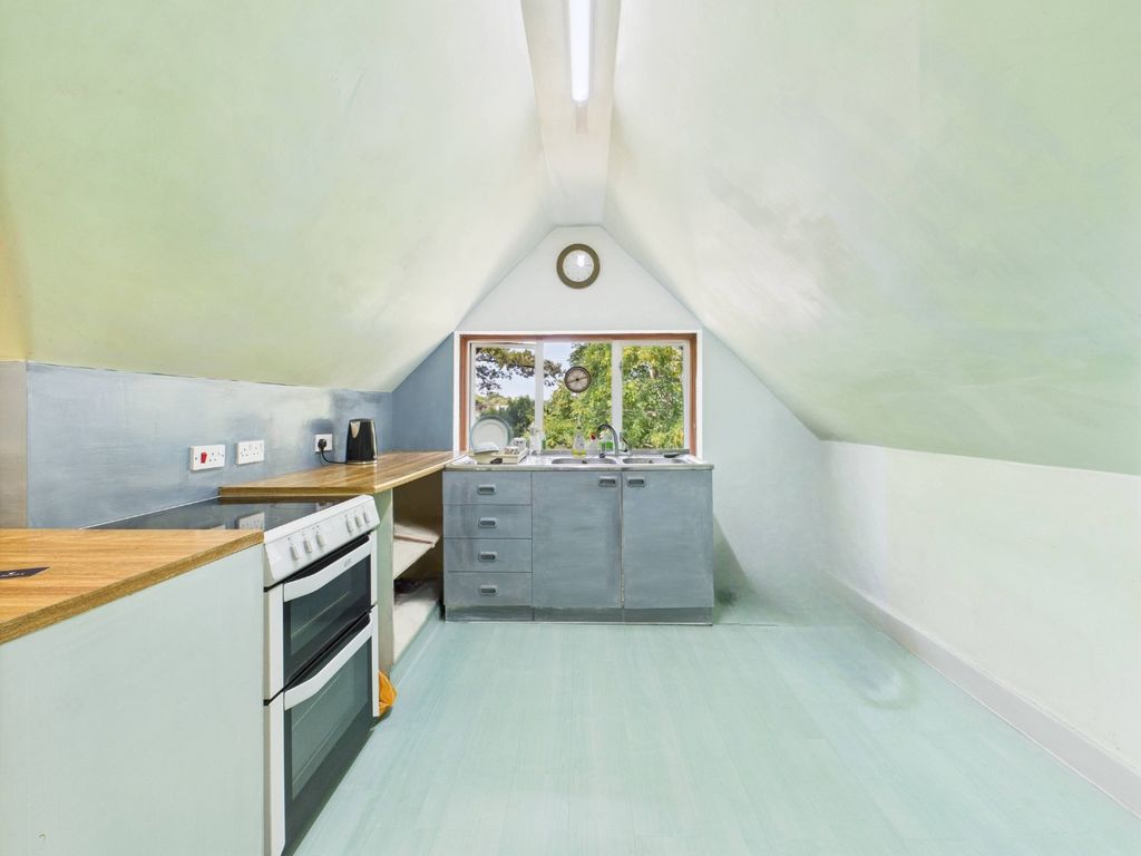 Property photo 3 of 9 4449183