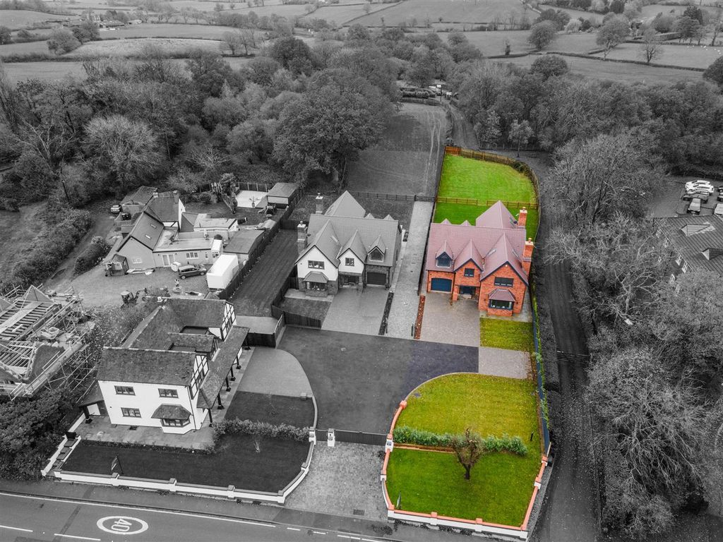 Property photo 3 of 24 Oakley House_2 B&amp;W 2.Jpg