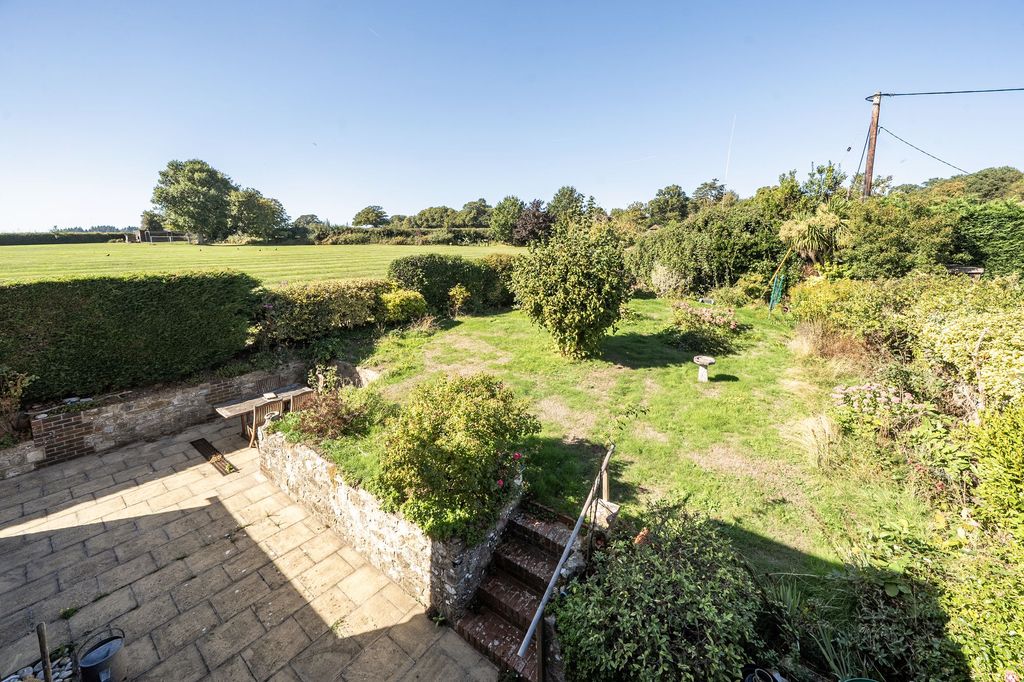 Property photo 3 of 15 Garden