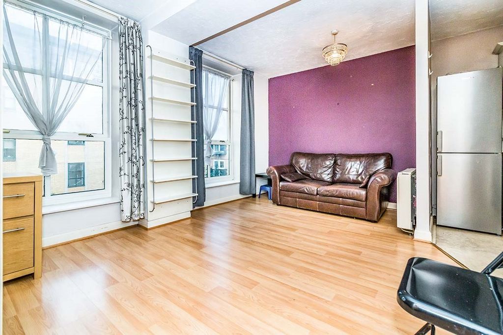 Property photo 2 of 9 Picture No. 23