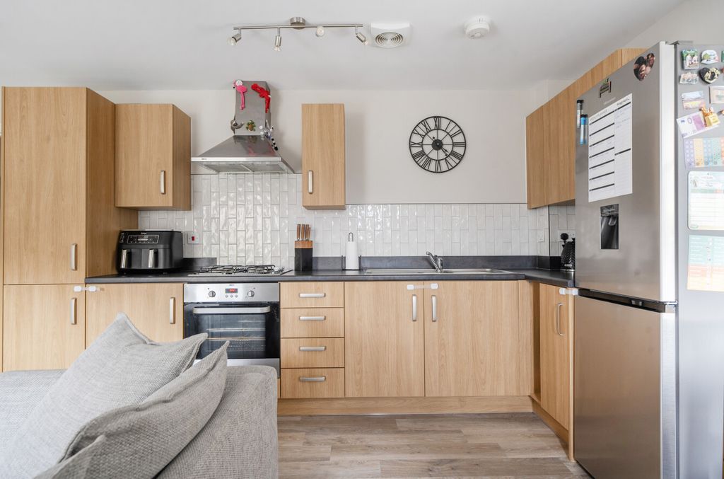 Property photo 3 of 14 1465014-8-6A0Dd41...