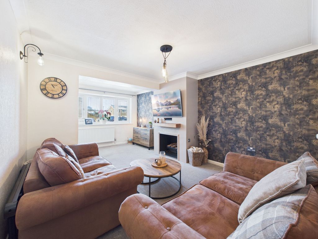 Property photo 2 of 28