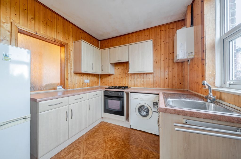 Property photo 2 of 16 Kitchen