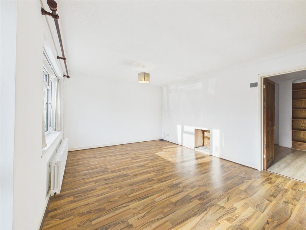 Property photo 3 of 13 Cam02435G0-Pr0388-Still005.Jpg