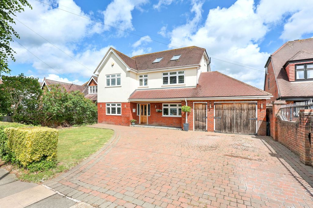 Property photo 1 of 33