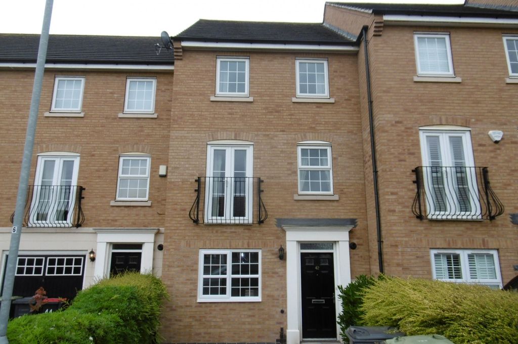 Property photo 3 of 10 (Main)