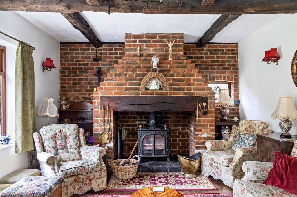 Property photo 2 of 32