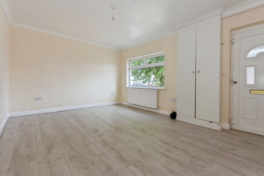 Property photo 2 of 23 Pbox-Img.Jpg