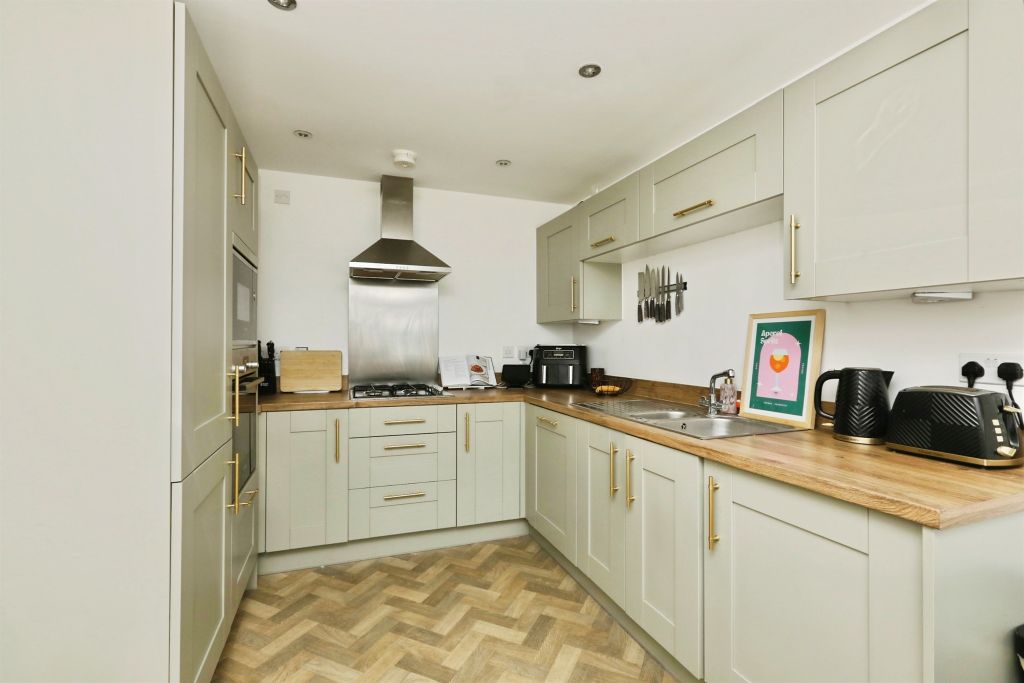 Property photo 2 of 16