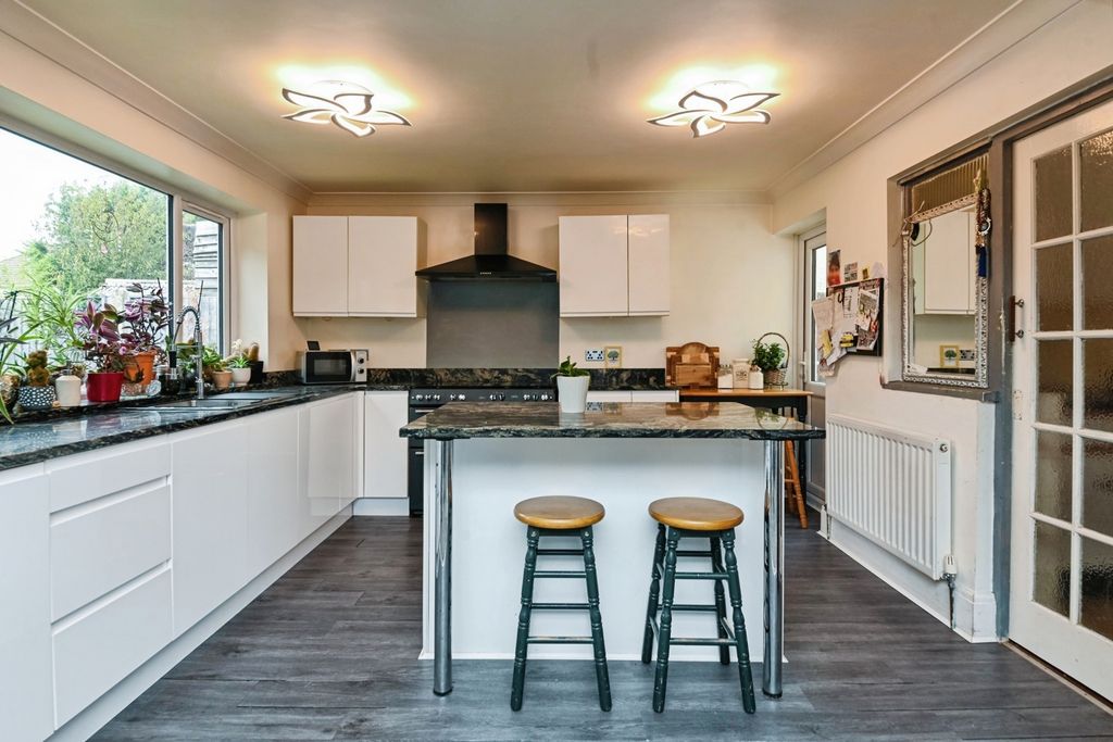 Property photo 1 of 13 Pbox-Img.Jpg
