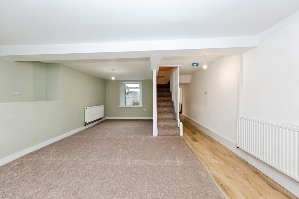 Property photo 2 of 19 Pbox-Img.Jpg