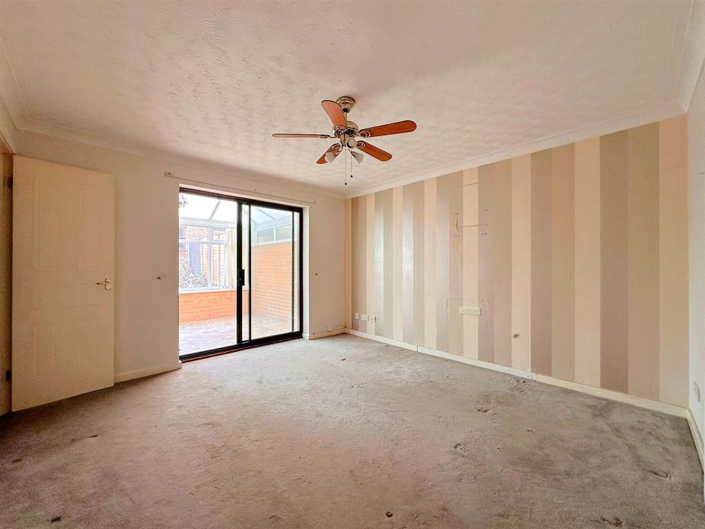 Property photo 2 of 12 Living Room