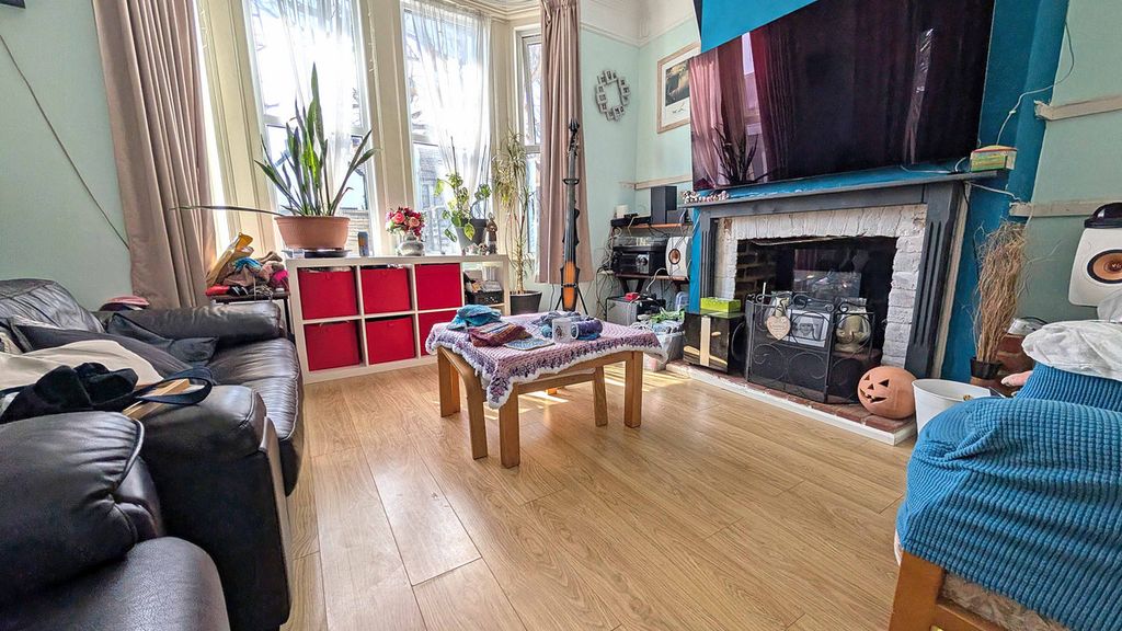 Property photo 3 of 13