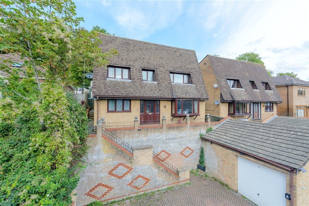 Property photo 1 of 18 External (Web)1