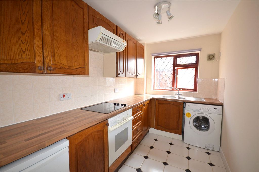 Property photo 3 of 5 Picture No. 12