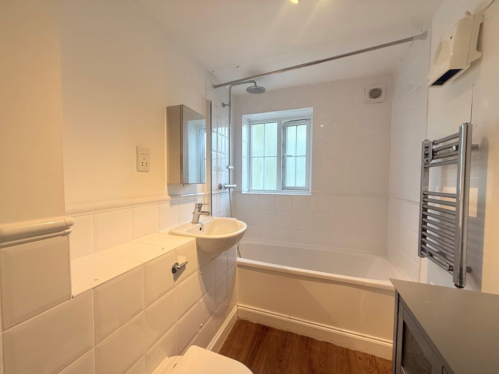 Property photo 3 of 4 Bathroom