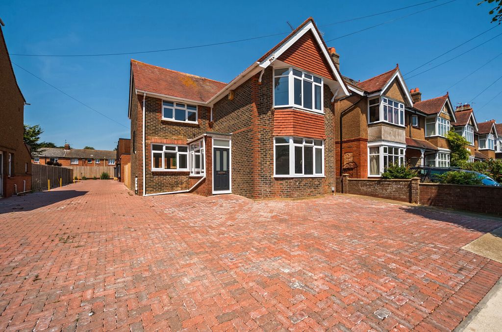 Property photo 1 of 14 1482207-25-6A396d...