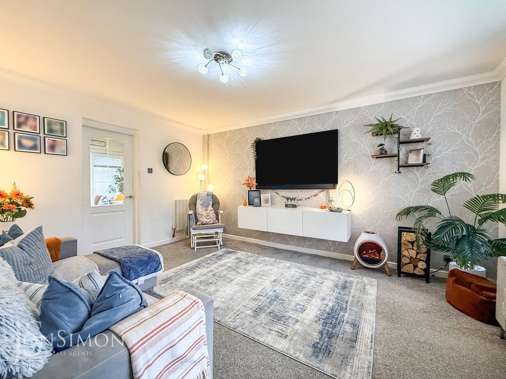 Property photo 3 of 28