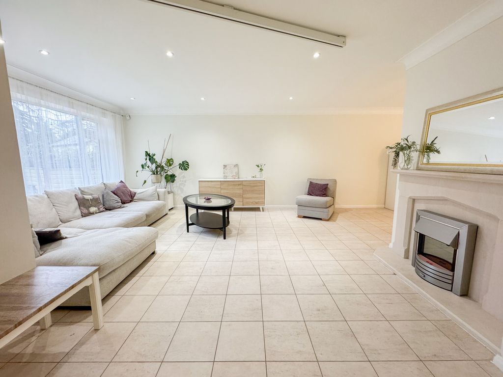 Property photo 3 of 35