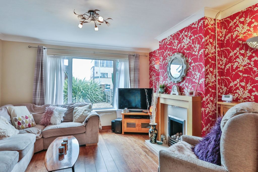 Property photo 3 of 20 Img_6965