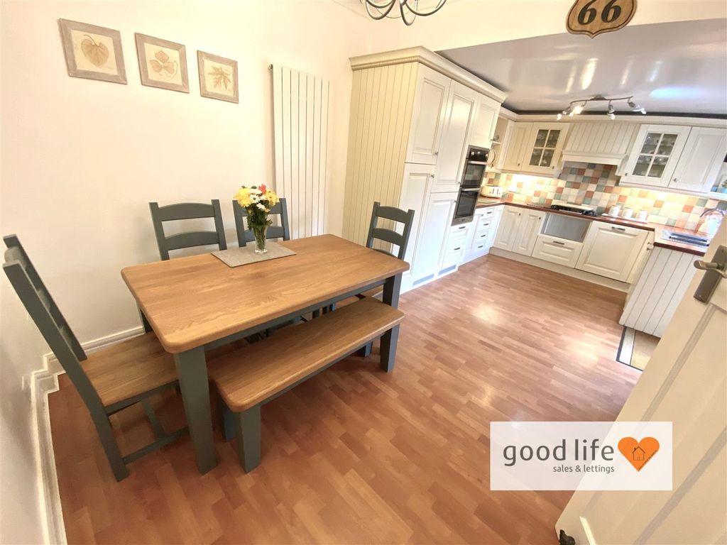 Property photo 3 of 18 20251004_102430598_Ios3Askern.Jpg