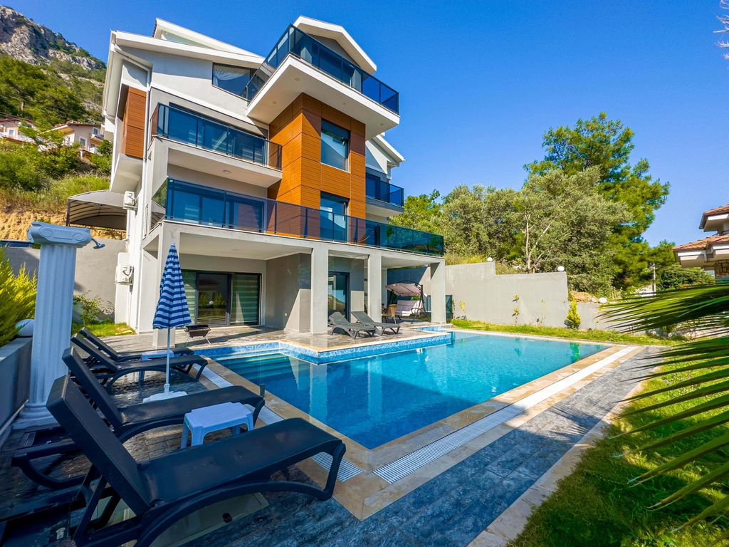 Property photo 2 of 17 Prestigious Fethiye Villa For Sale In Gocek - Gorgeous Sun Terraces
