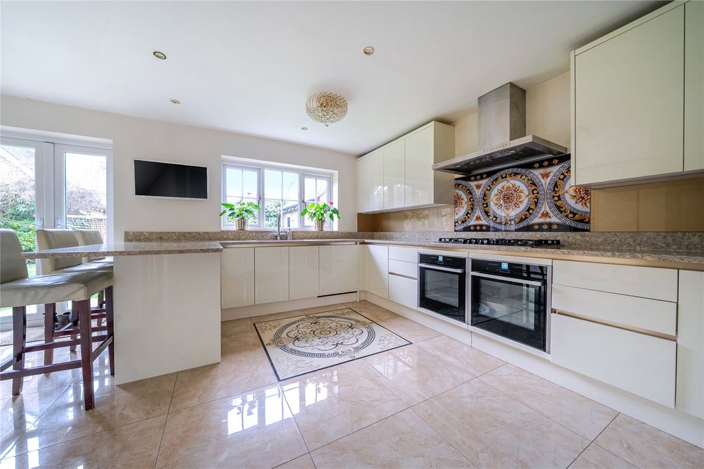 Additional image 77 of 6 bed country house for saleSandringham Drive, Dartford, Kent DA2