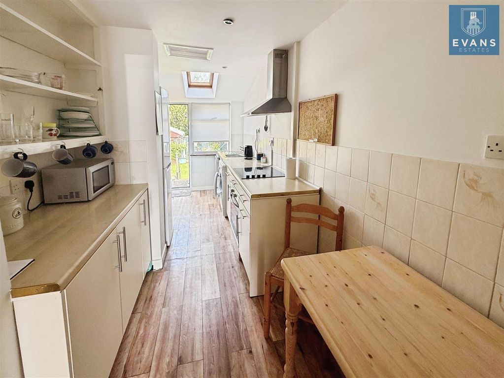 Property photo 3 of 13 Kitchen