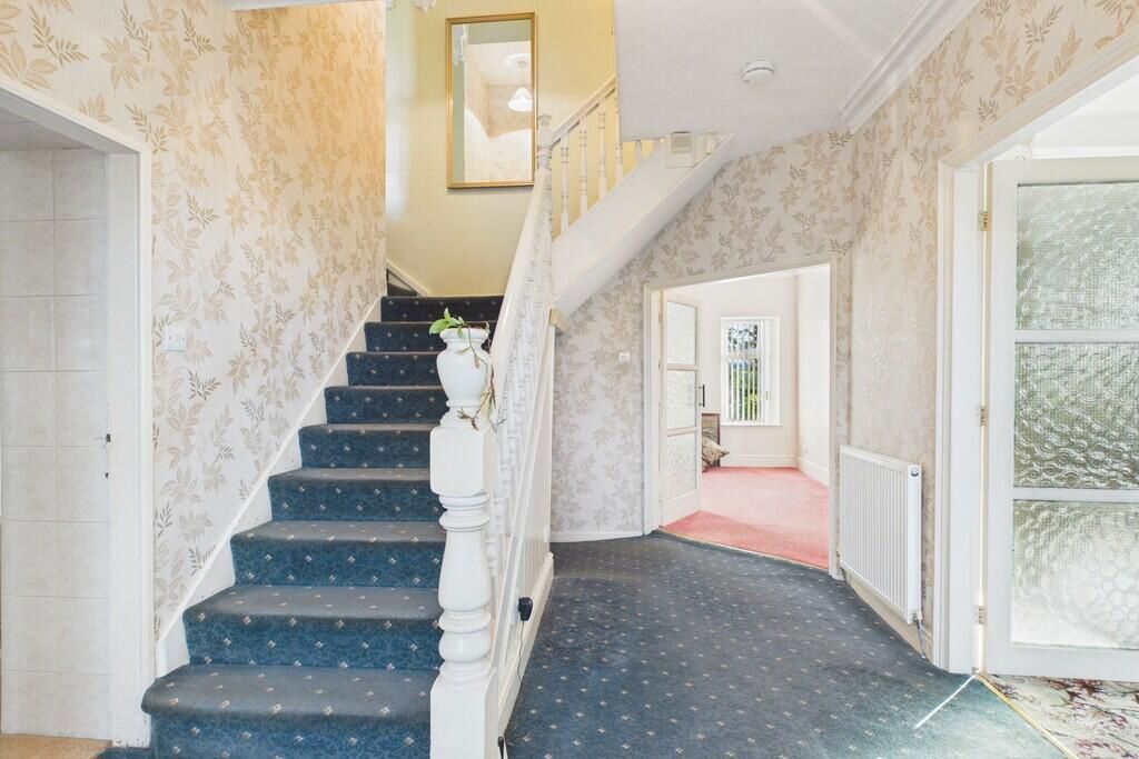 Property photo 2 of 32