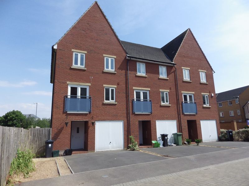 Property photo 3 of 8 Photo 5